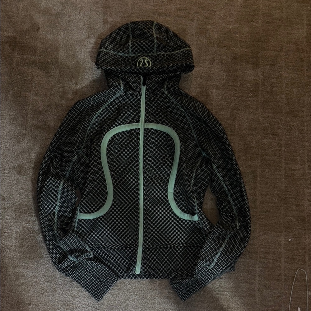 Lululemon Black and Green Zip-Up Hoodie